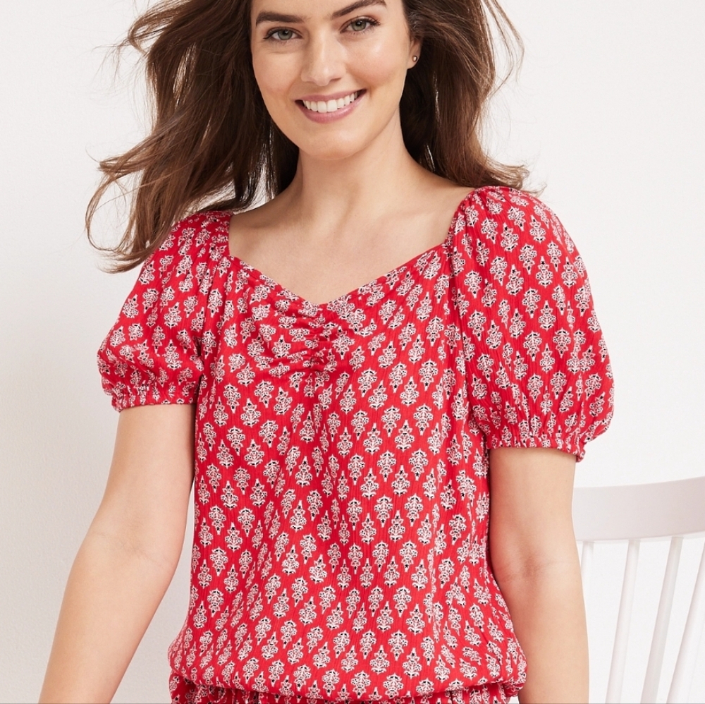 Maurices, Large, Medallion Bubble Hem Blouse